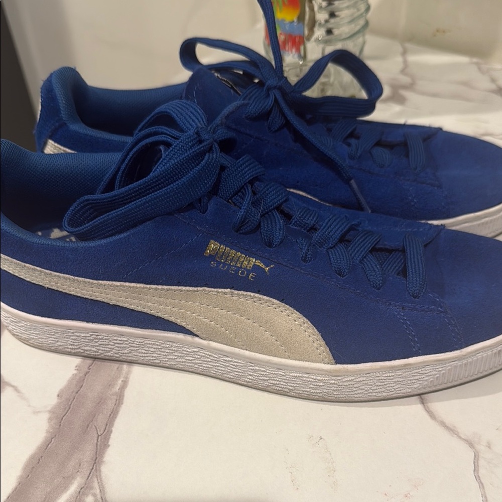 Puma Suede (size 9.5) Classic Royal Blue Sneakers